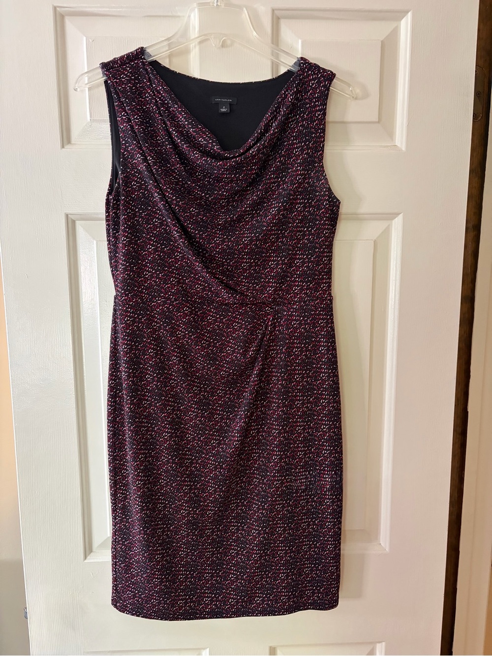 Ann Taylor Sleeveless Cocktail Dress – Size 2